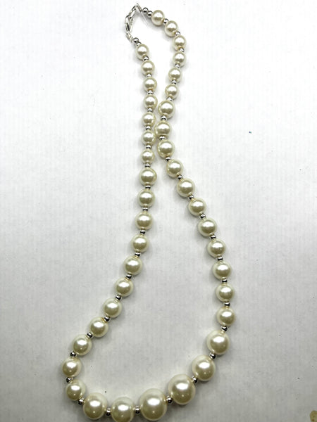 Faux Pearl Chunky Necklace